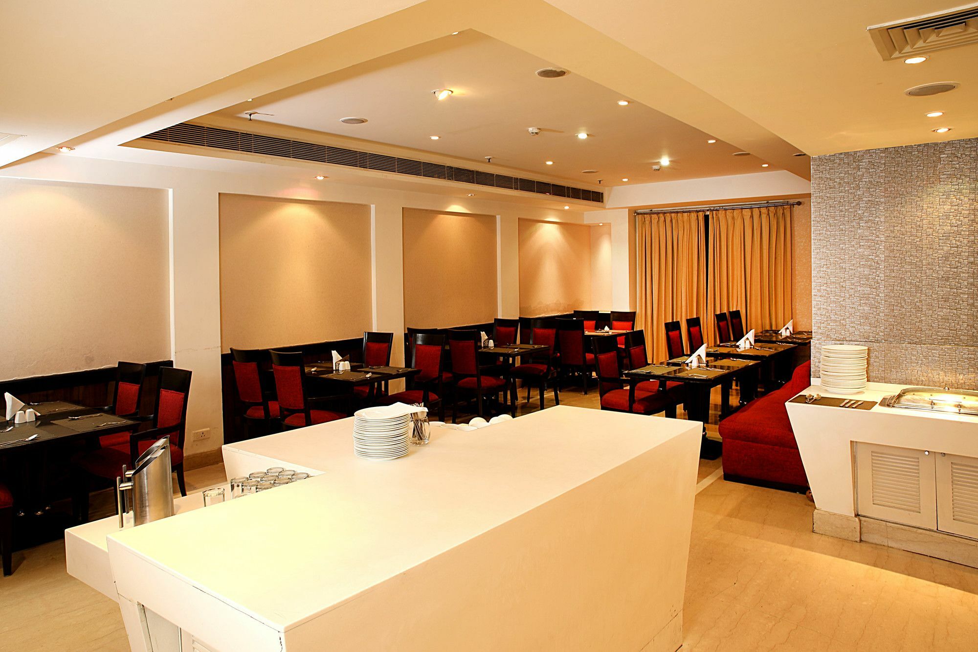 Inde Hotel Vista Woods Huda City Centre, Гургаон Экстерьер фото