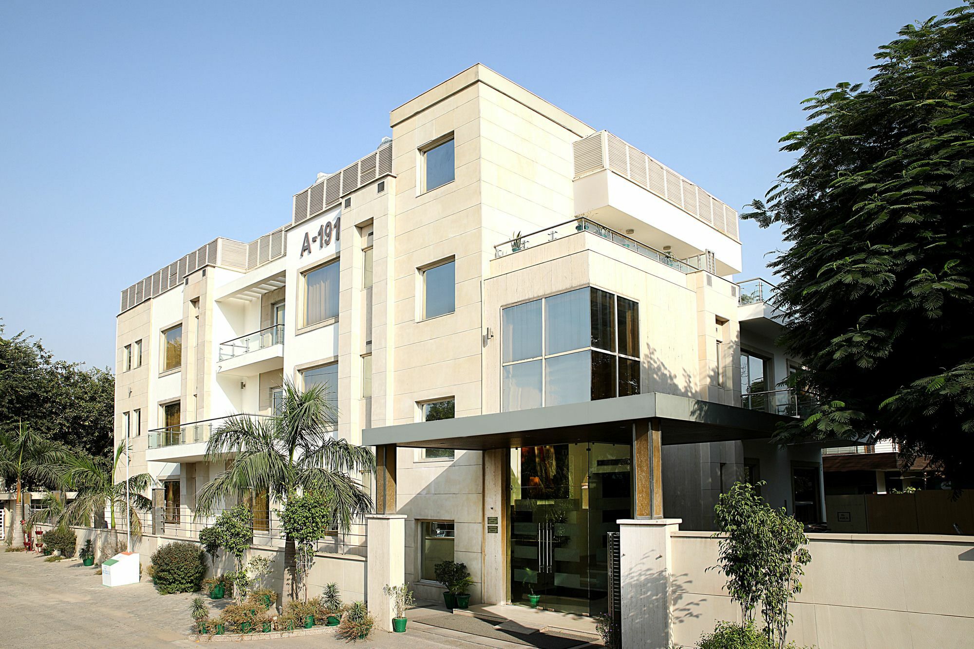 Inde Hotel Vista Woods Huda City Centre, Гургаон Экстерьер фото